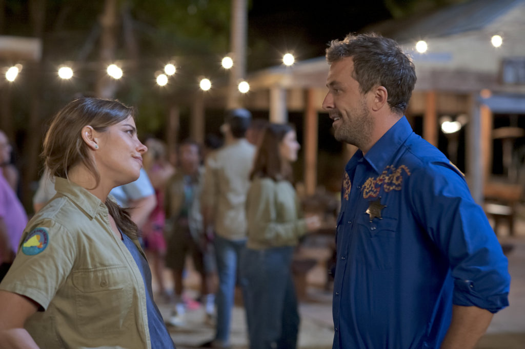 Brooke Satchwell and Darren McMullan in an episode of SEACHANGE (image - Nine)