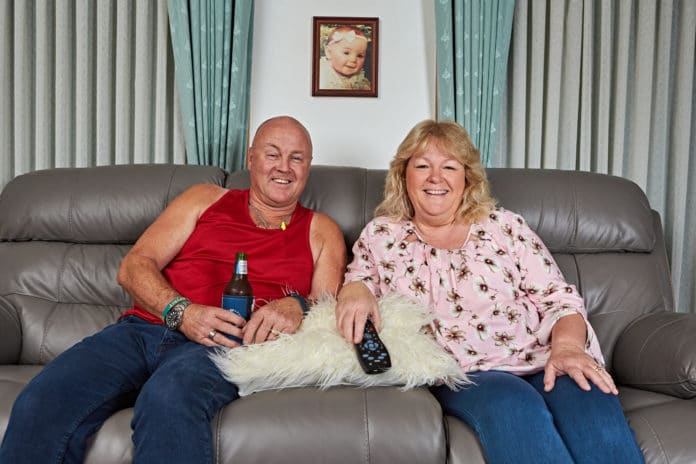 Keith and Lee return as a part of the GOGGLEBOX AUSTRALIA family (image - Foxtel/10)
