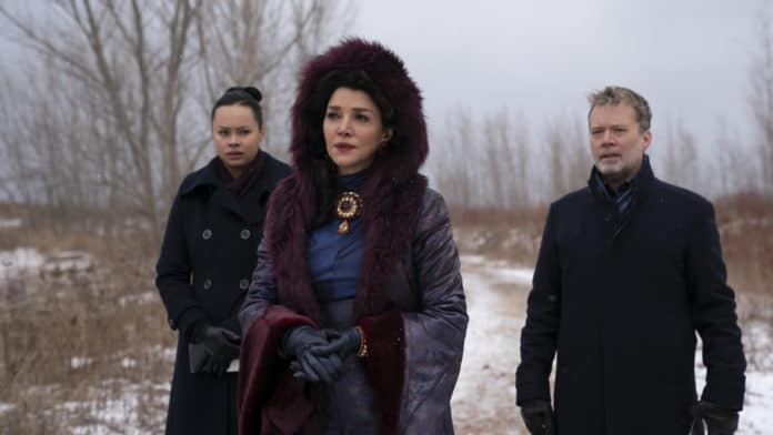 Frankie Adams, Shohreh Aghdashloo and Tim Dekay star in THE EXPANSE (image - Amazon Prime Video)