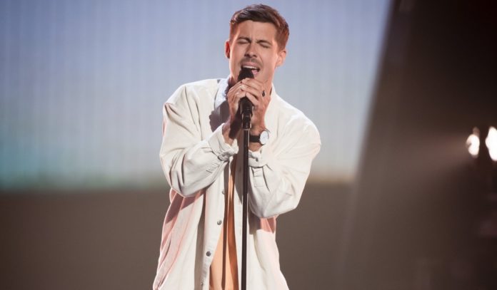 Lachie Gill performs on THE VOICE AUSTRALIA (image - Seven)