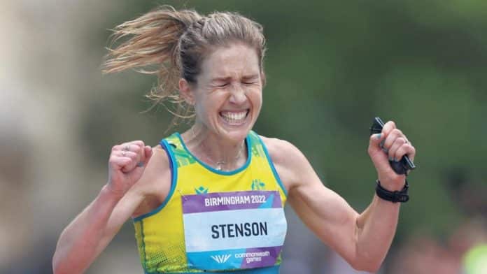 Jessica Stenson wins gold in the Women's Marathon at the BIRMINGHAM 2022 COMMONWEALTH GAMES (image - Seven)