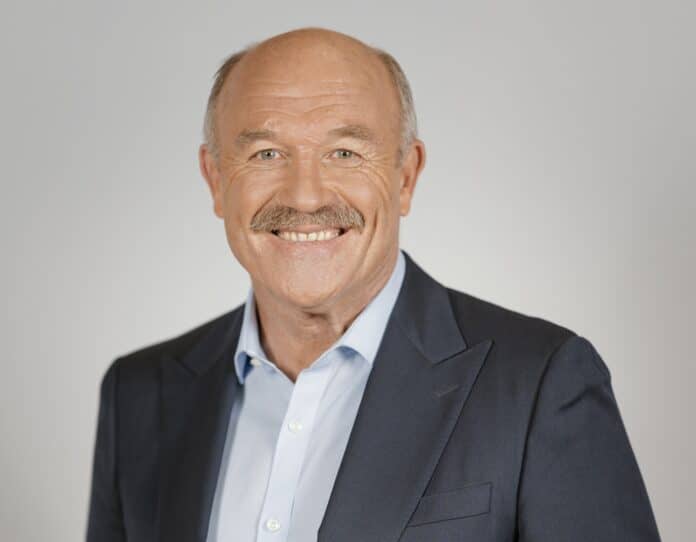 Wally Lewis will no longer be reading sport for 9 News