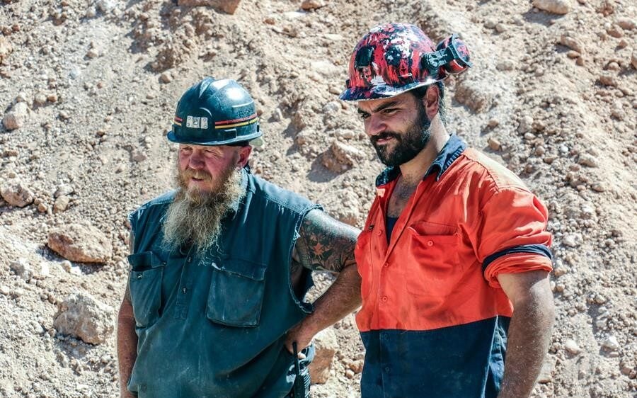 Opal Hunters: Red Dirt Road Trip (image – Discovery)
